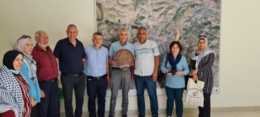 وفد نسائي فلسطيني من إقليم محافظة جنين يحلّ ضيفًا على مدينة وبلدية ام الفحم